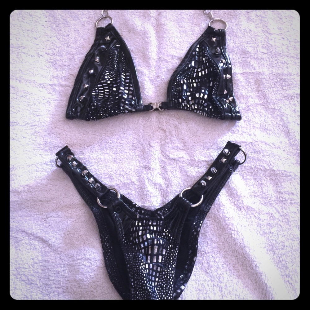 ♥️Custom made competition black and silver suit